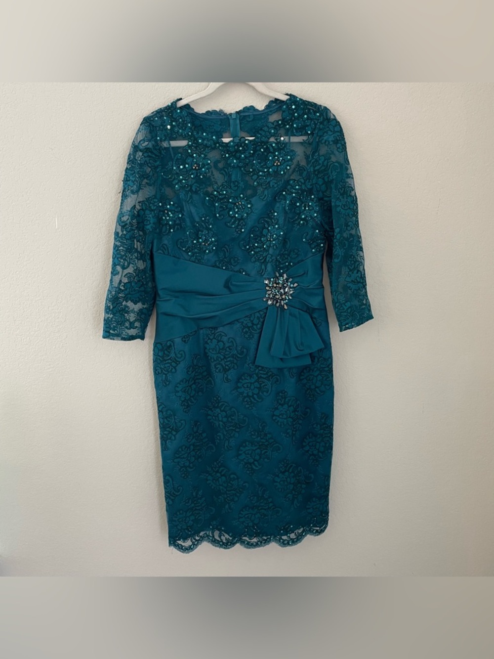 Teri Jon Evening Event Dress Emerald Green Lace Pencil Length Beaded Size 12